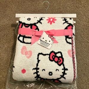💗NWT LAST CHANCE 2 LEFT Hello Kitty Feather Girly Throw Blanket